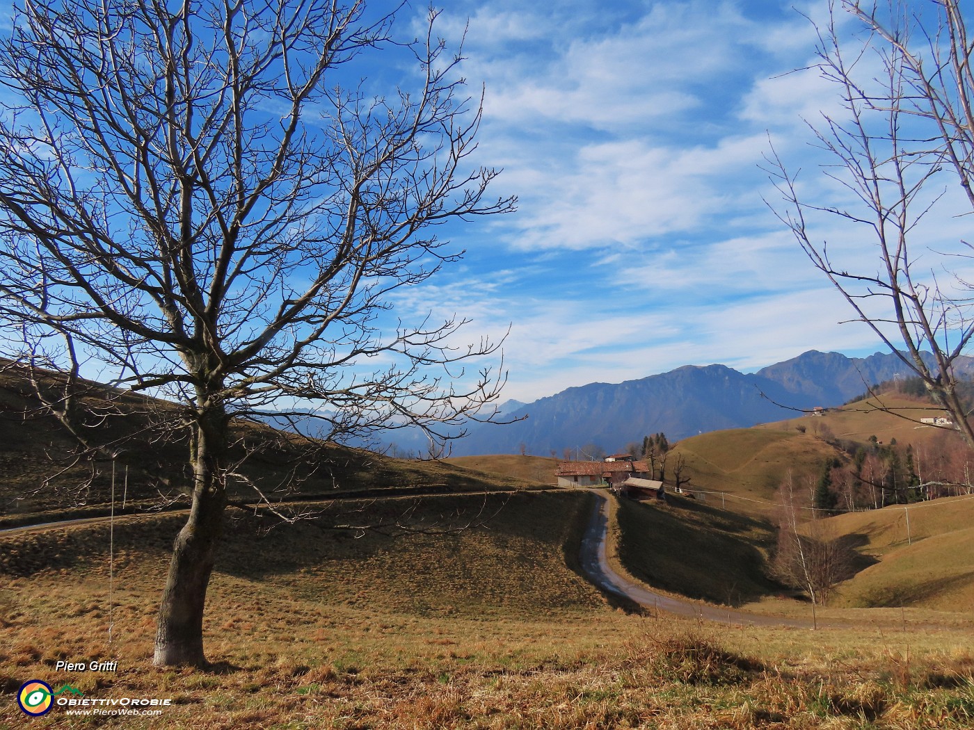 11 Dalle cascine vista verso Cancervo-Venturosa.JPG
